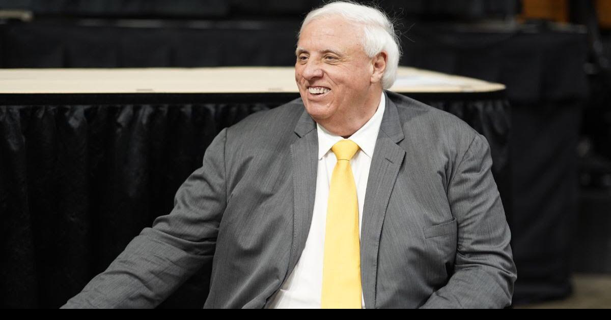 West Virginia officials mourn victims of deadly Logan County helicopter