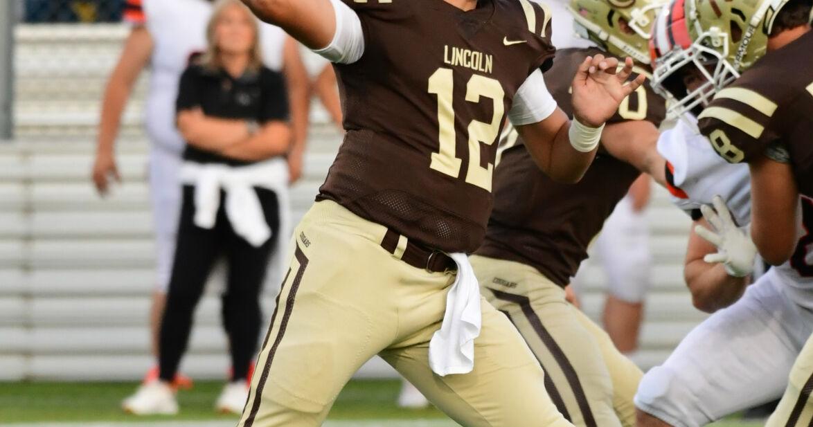Lincoln's AJ Bart thrives in final high school football game