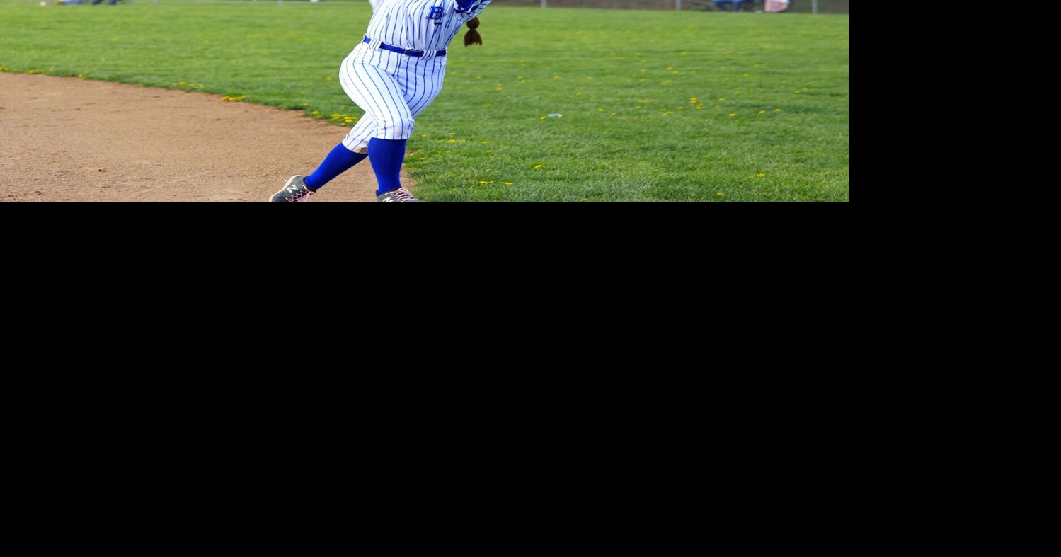 Frye makes catch.JPG