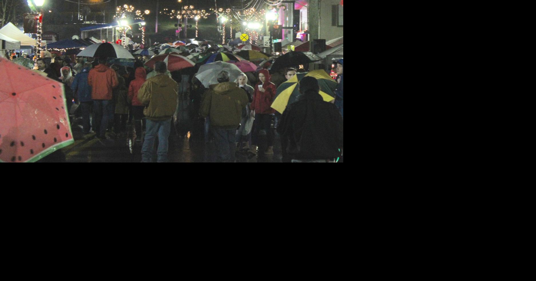 Bridgeport Light Up Night draws crowd despite rain Free News