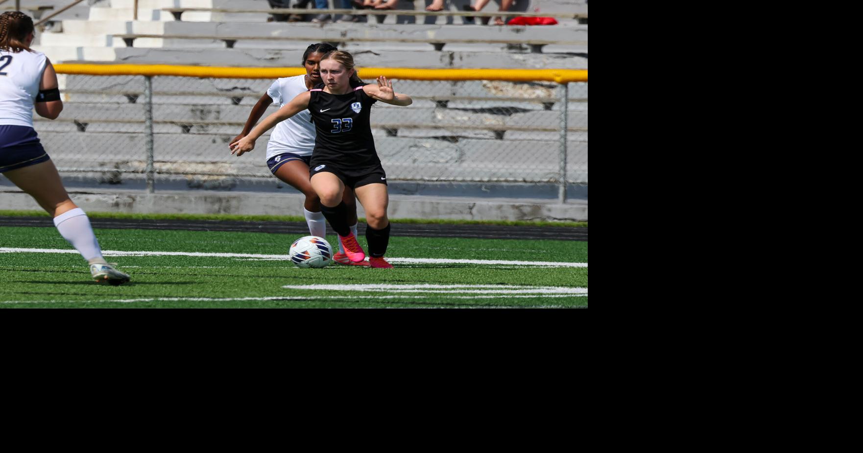 Fairmont Senior forward Annabelle Chandler