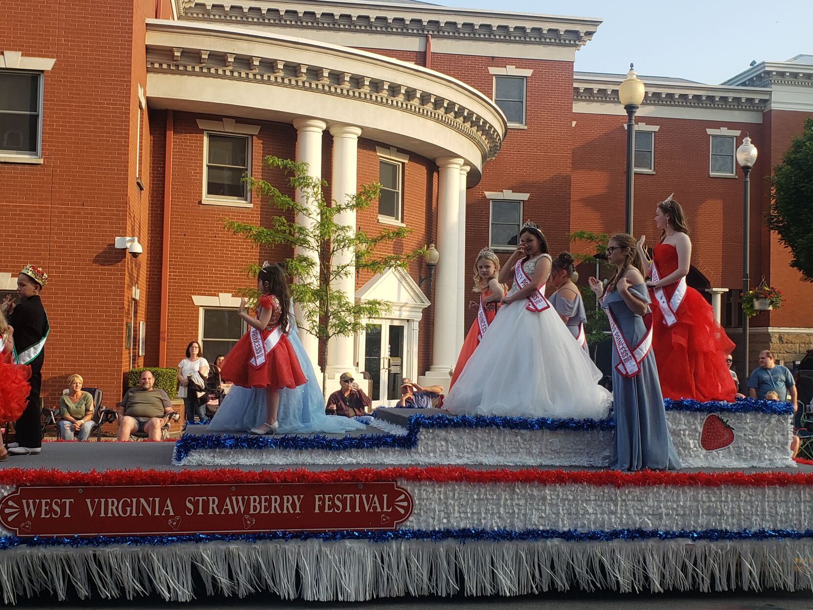 Strawberry Festival holds Junior Royalty Parade and