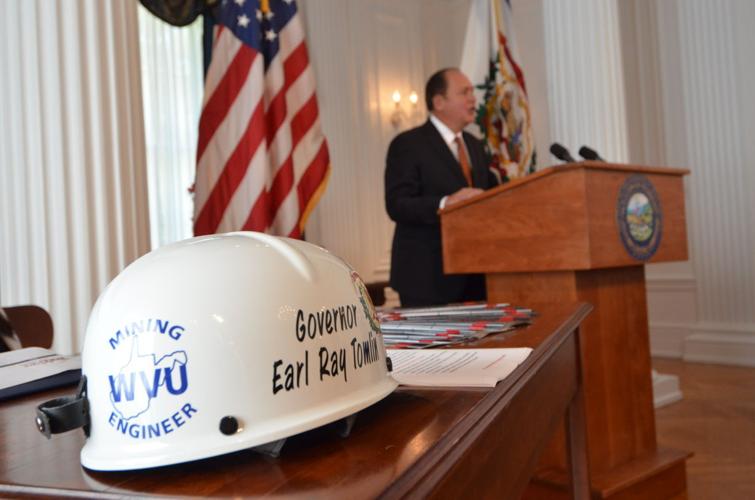 Governor Tomblin retrain laid off coal miners press event