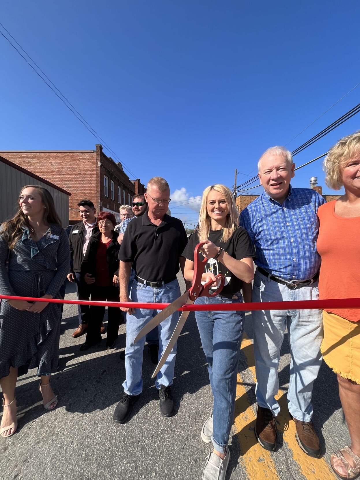 Ribbon cutting held for Shinnston, West Virginia, walking tour business