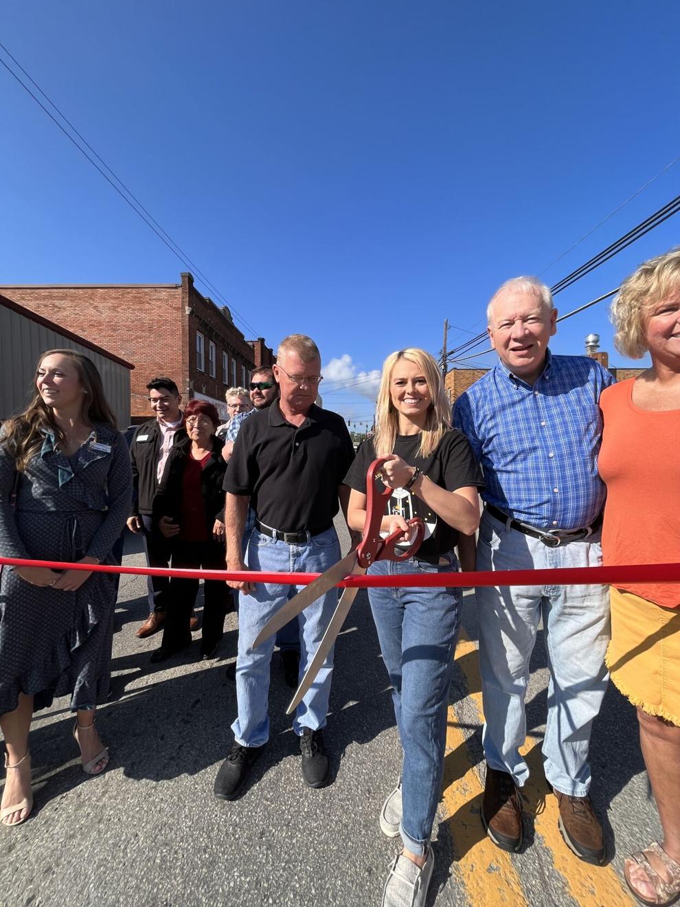Ribbon cutting held for Shinnston, West Virginia, walking tour business