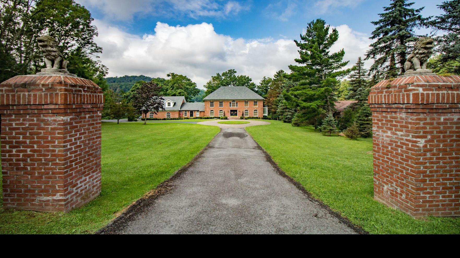 House Property Overlooking Cheat Lake Part Of Morgantown Wv Auction Oct 26 Wvhomes Wvnews Com - roblox auction house