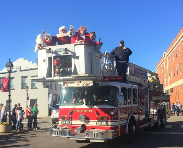 Gallipolis Christmas parade draws 70 entries, plenty of spectators