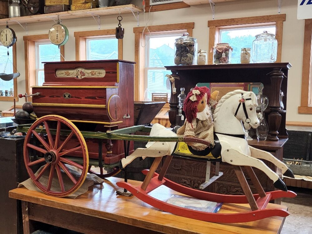 Rocking horse sales antique mall