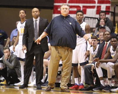 Mountaineers Battle Travel Issues To Get To Boston Wvu Sports