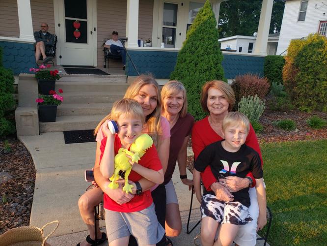 Strawberry Festival holds Junior Royalty Parade and 'Strawberry Idol