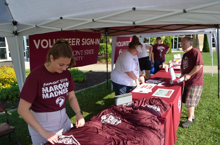 Fairmont, WV, State University new students on movein day