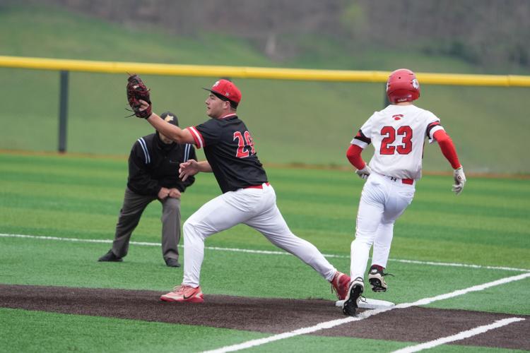 Owen Sondericker's complete game, Luke Rohrig's blast lead Bridgeport ...
