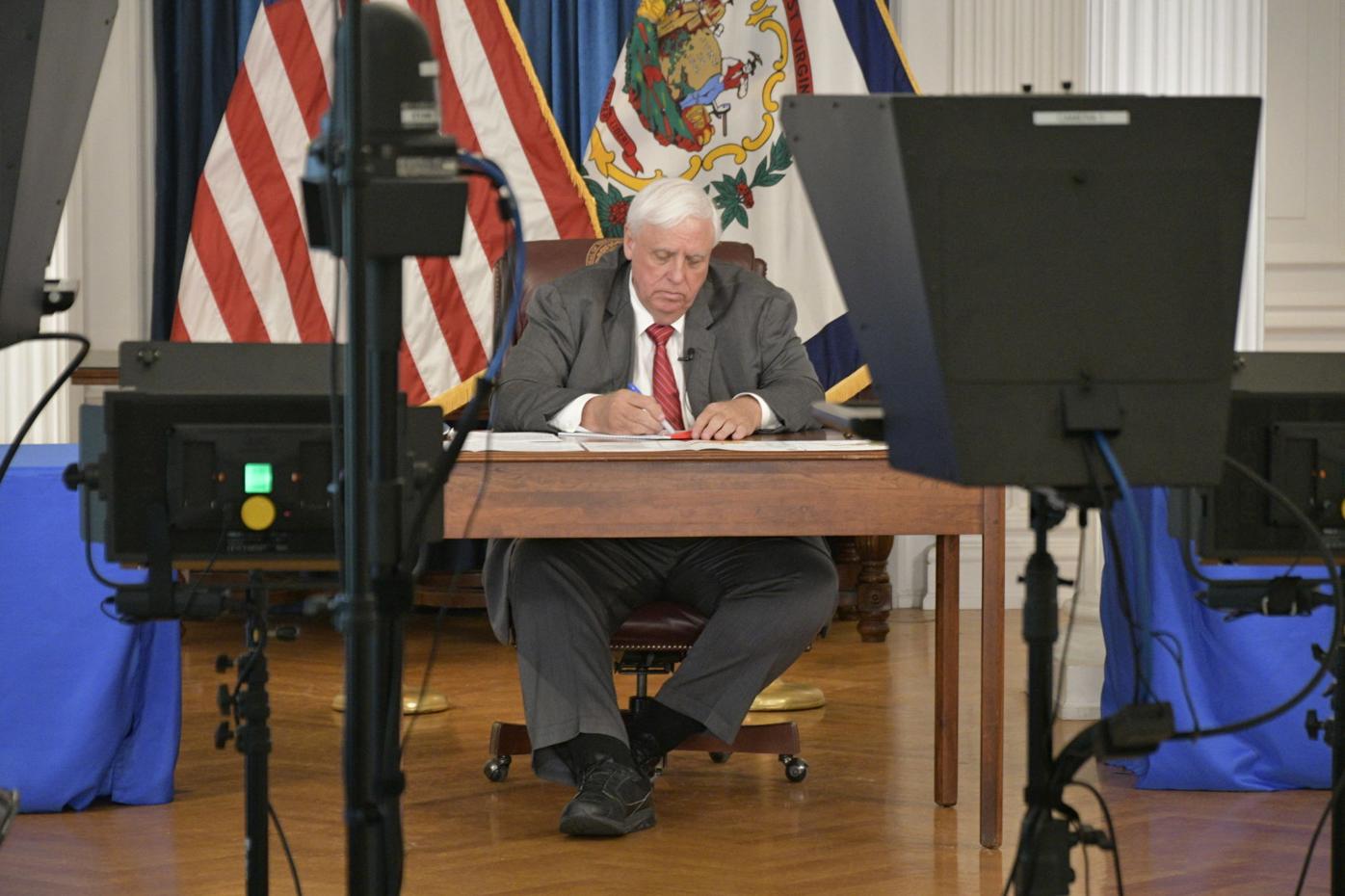 State Addressing Ppe Education As Majority Of Active Nursing Home Outbreaks Linked To Healthcare Workers News Wvnews Com Nursing homes often work very hard to improve the satisfaction of residents and family members. wvnews