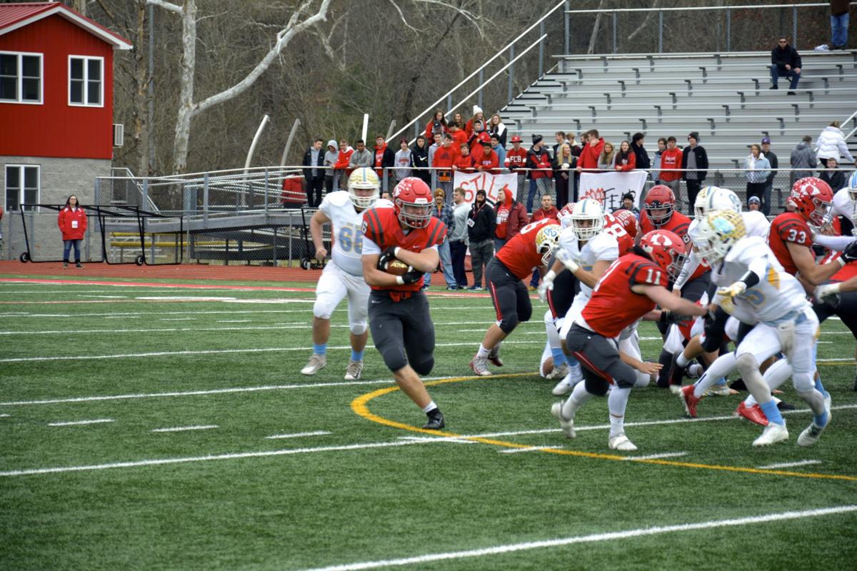 Bridgeport Takes Down Oak Glen 38 7 In Class Aa Semi Finals High