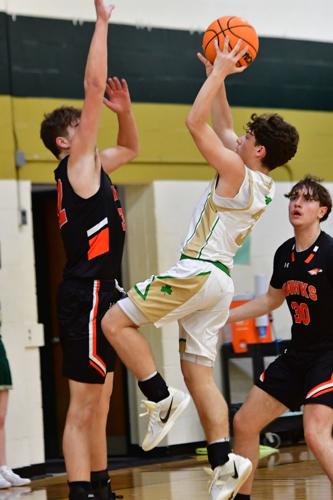 ND floater in the lane in the 4th Qtr.JPG