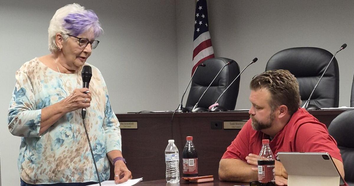 Statr Session Ravenswood Mayor Josh Miller answers resident questions during public Q ...