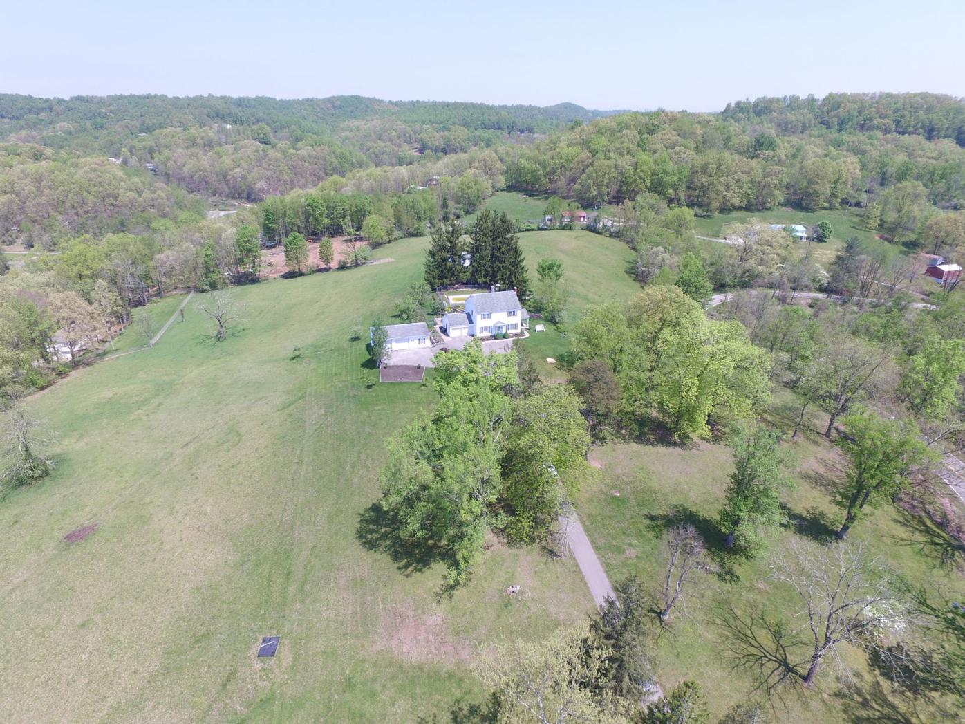 Bridgeport house, 13 acres to be auctioned May 31 Wvhomes
