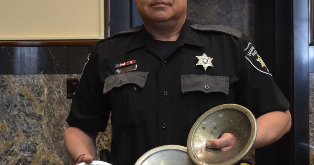 Spit(toon) shine: Harrison County West Virginia deputy making