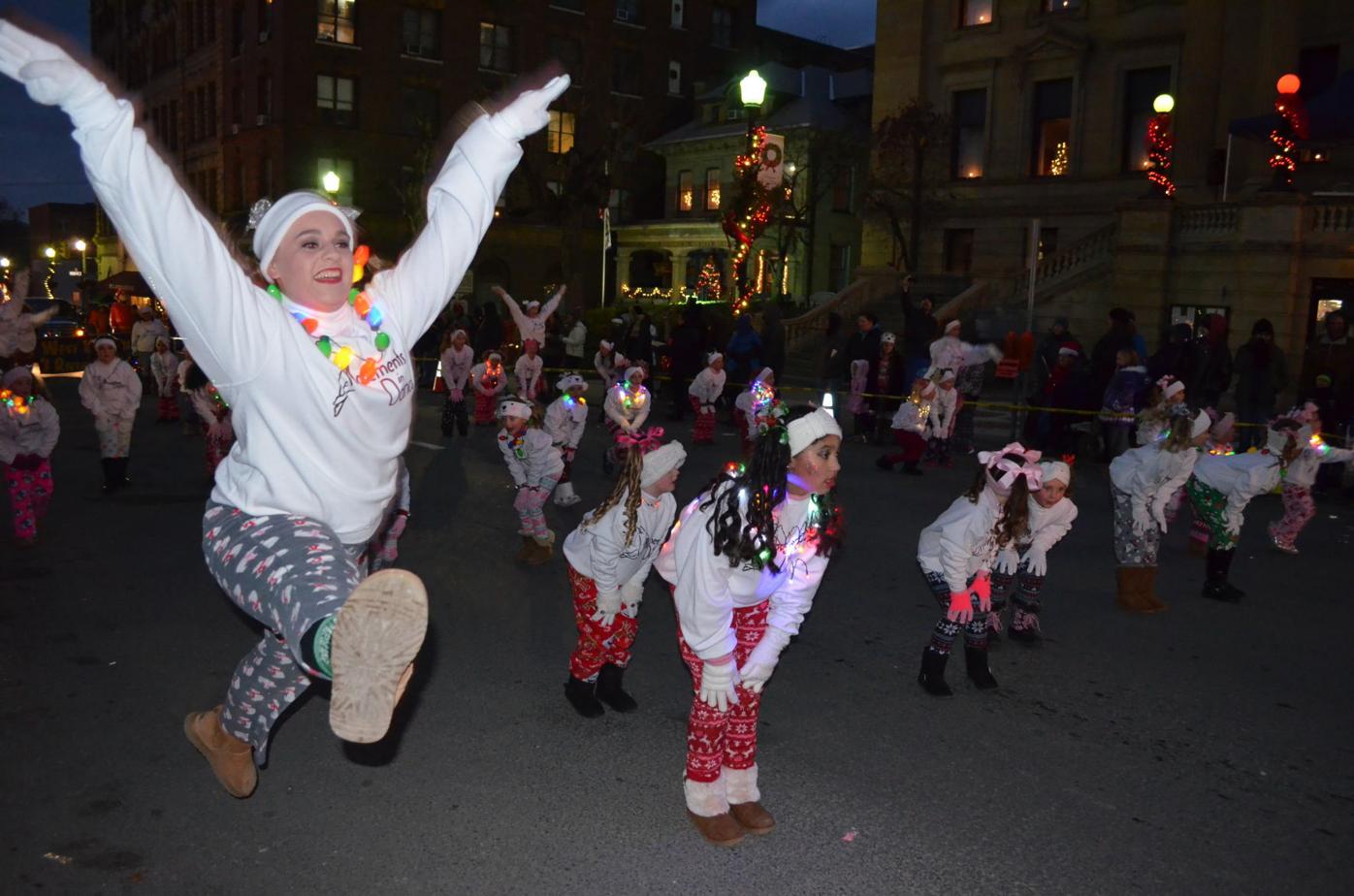 St Marys Wv Christmas Parade 2022 Fairmont Christmas Parade To Step Off Dec. 11 | Wv News | Wvnews.com