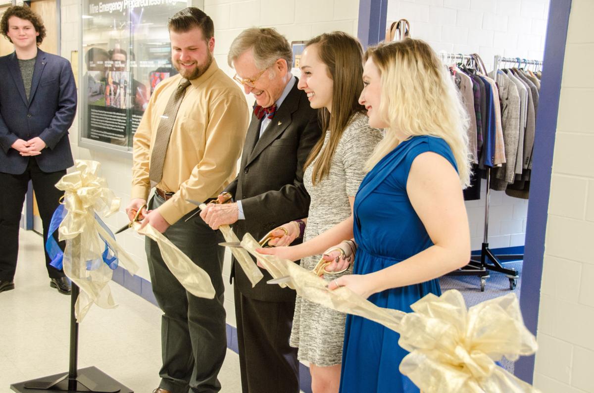 Wvu Career Closet Gives Students Professional Wardrobes Young