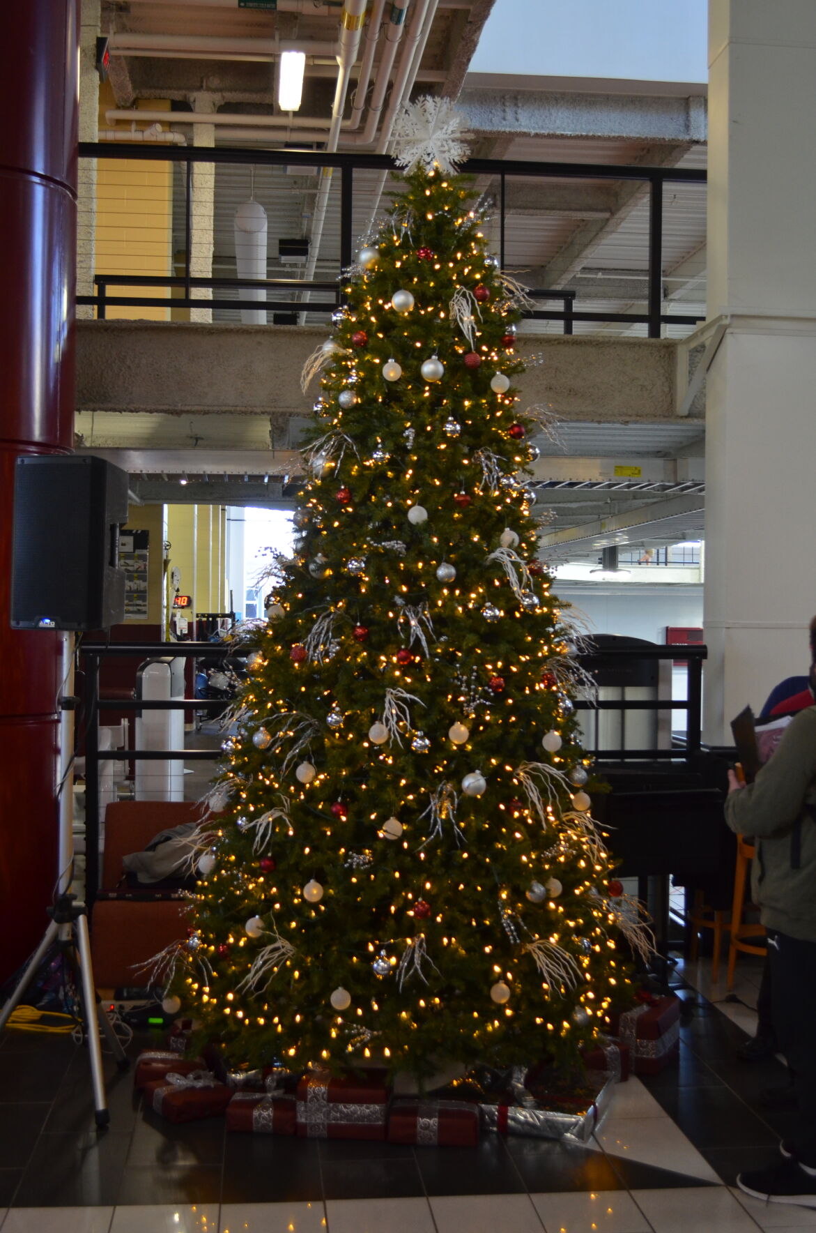 Potomac State College Offices Closing For Christmas 2022 West Virginia's Fairmont State University Holds Christmas Tree Lighting  Ceremony, Embraces Winter Term | Fairmont News | Wvnews.com