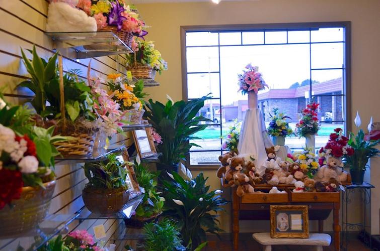 Deal of the Day Designer's Choice in Morgantown, KY - FIVE SEASONS FLOWERS  & GIFTS