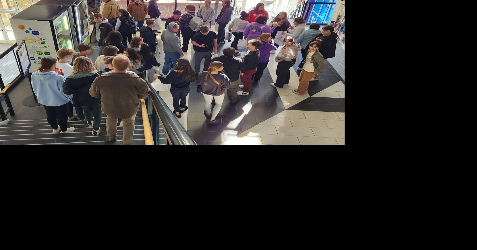 Fairmont State University hosts campus tours during college application