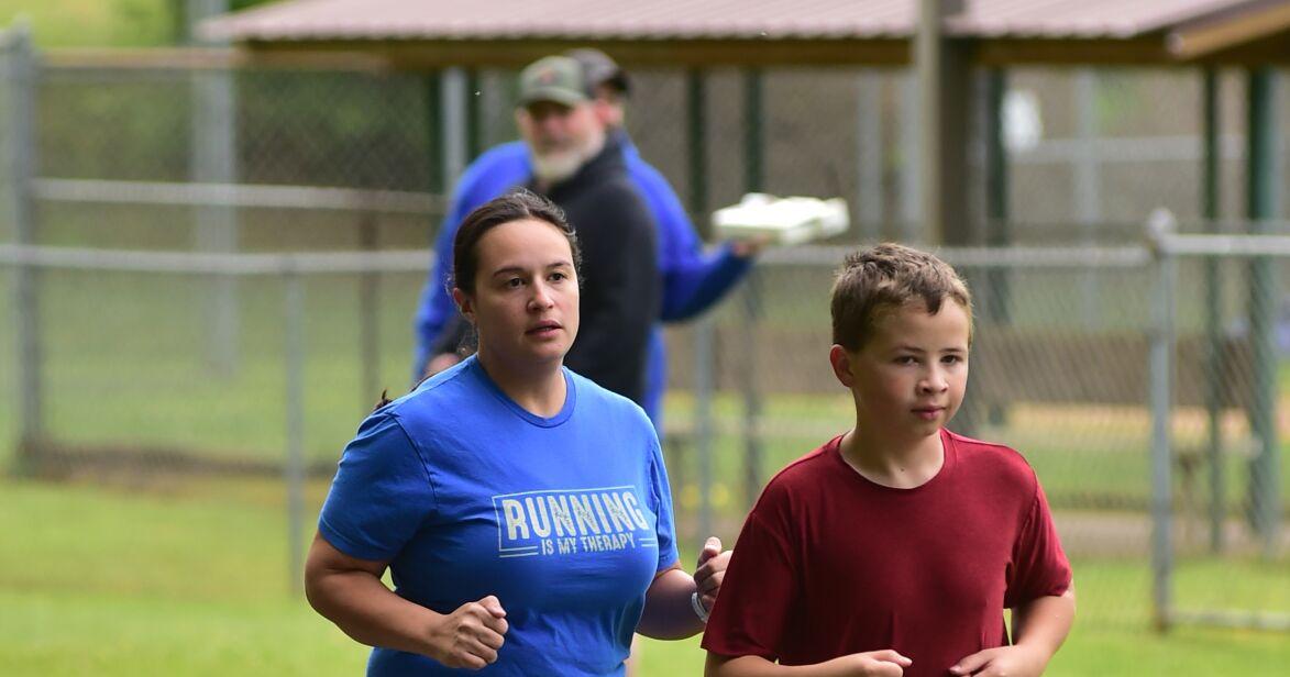 family running together.JPG