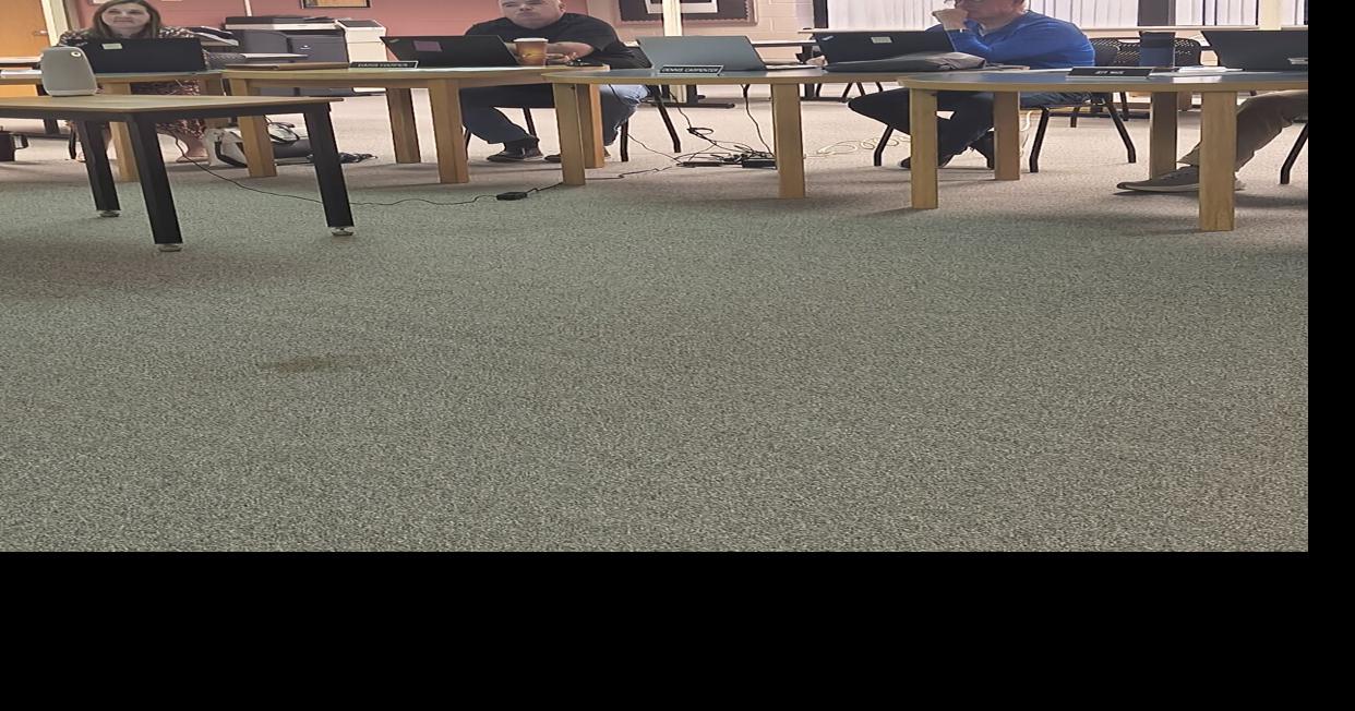Roane County BOE tackles enrollment drop, school calendar shifts and budget