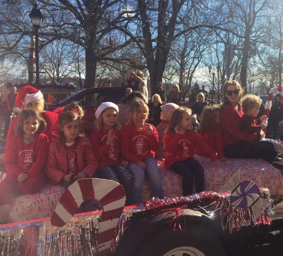 Gallipolis Christmas parade draws 70 entries, plenty of spectators