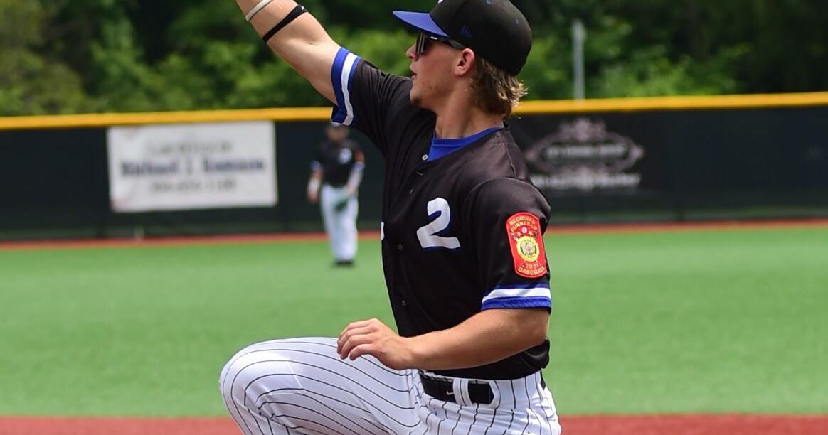 motwon 1B makes the out at first.JPG