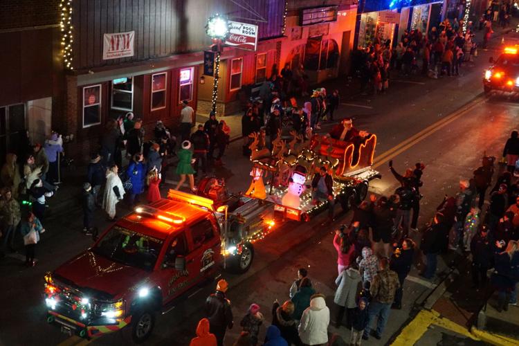 Grafton, West Virginia PD reminds residents of Christmas Parade road