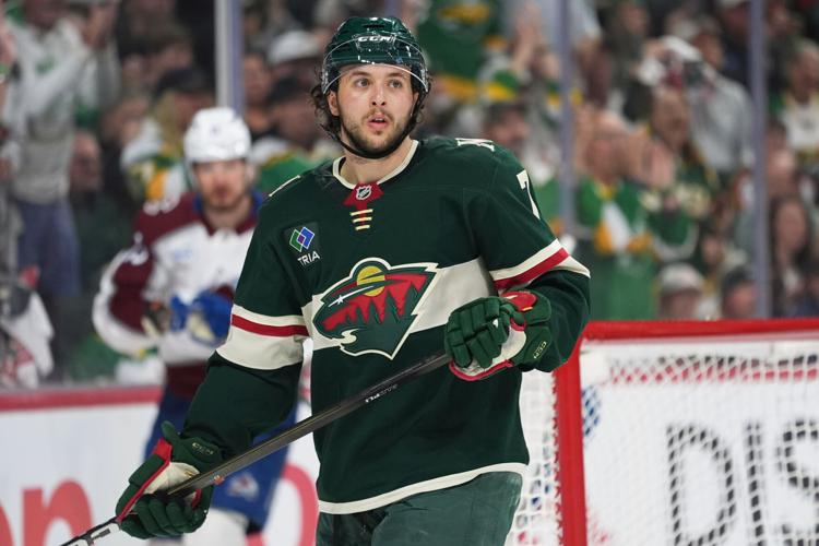 Wild's Sturm sent to hospital for exam after puck strikes his head ...
