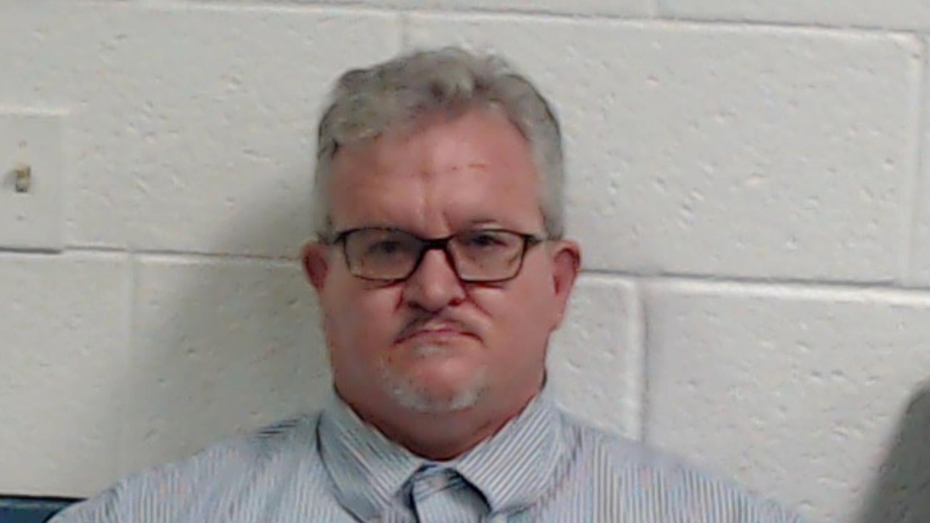 Doctor pleads guilty in molesting of 3 military veterans at Beckley