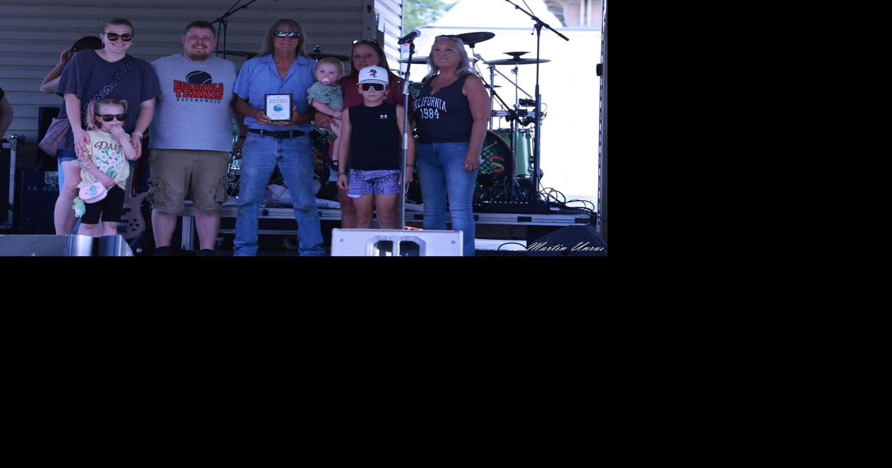 Honored leaders and volunteers shine at Ravenswood Ohio River Festival opening