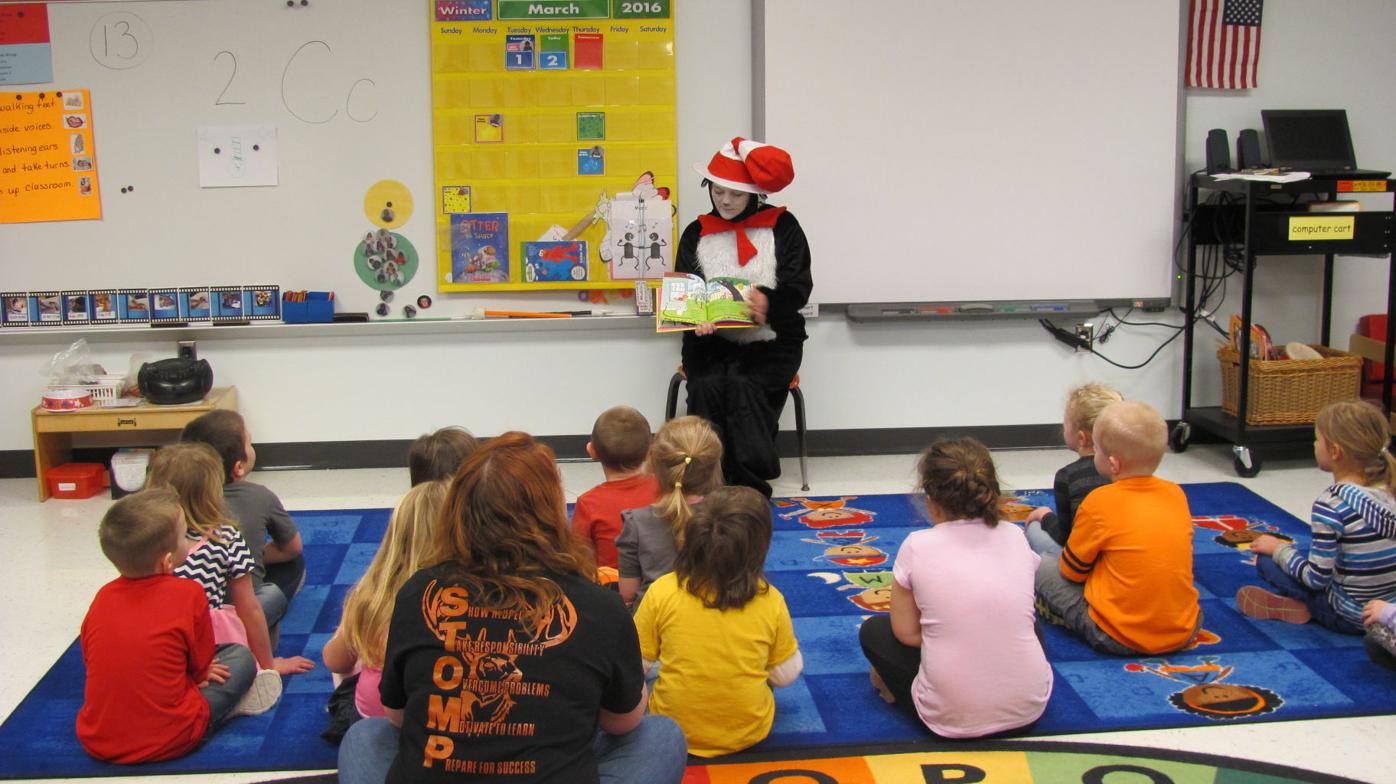 Cat in the Hat visits Kingwood Elementary