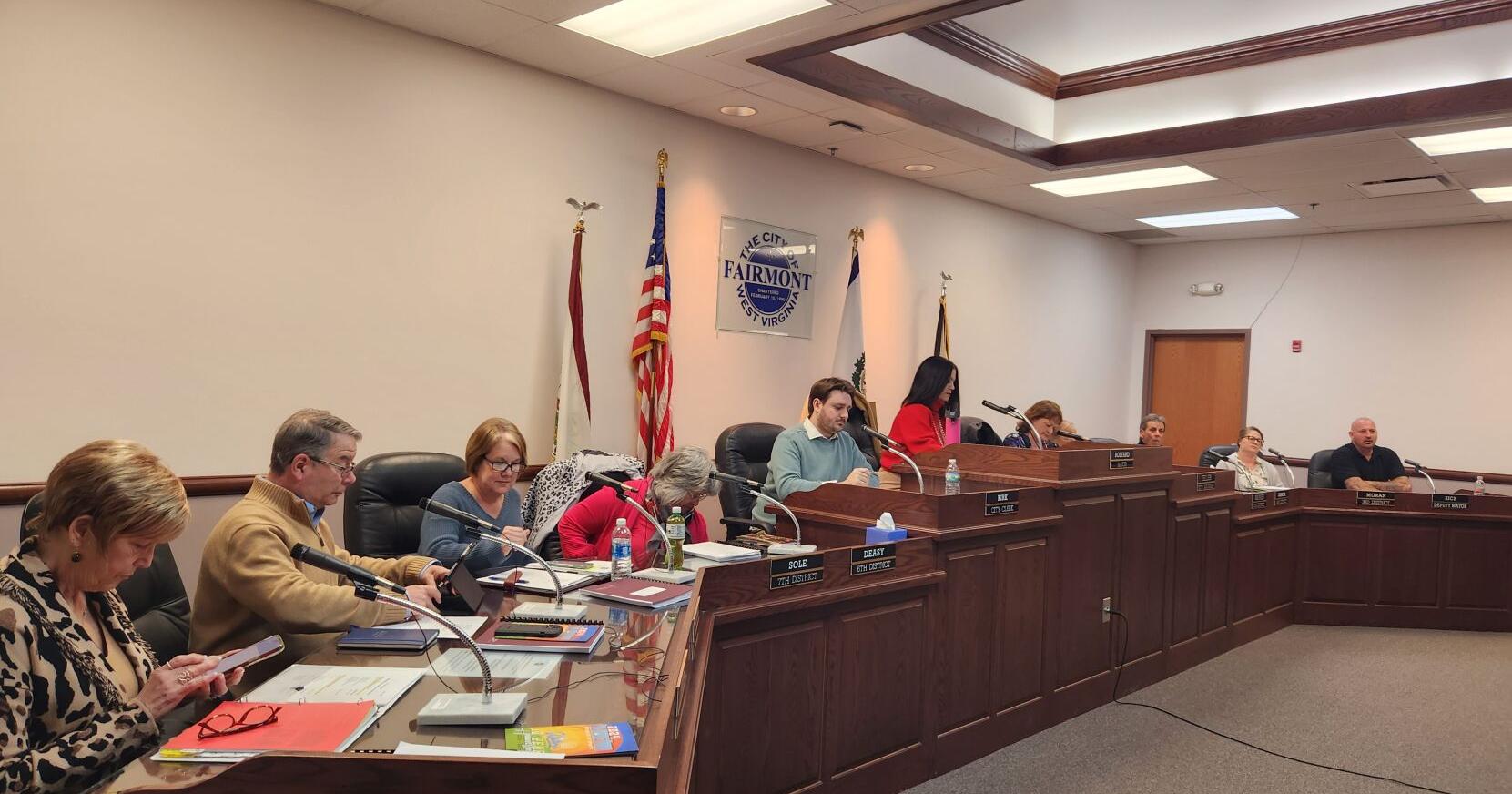 Fairmont, West Virginia, City Council hears first reading of $125,000 city manager contract, denies consent for dwarf wrestling event - Vimarsana News
