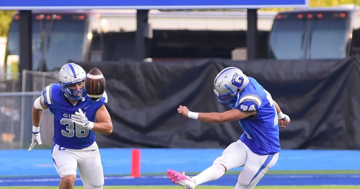 gs kicking off after scoring field goal.JPG