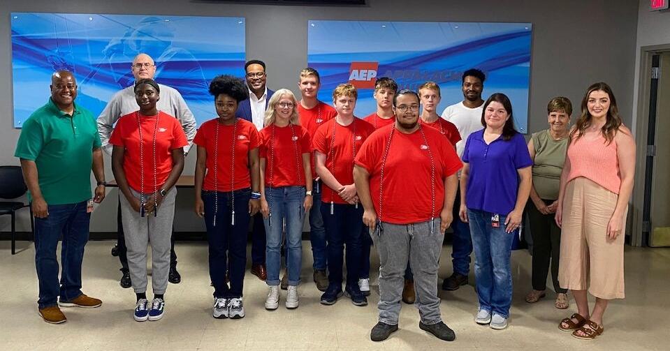 High School interns pitch Capstone presentations to West Virginia business leaders - Vimarsana News