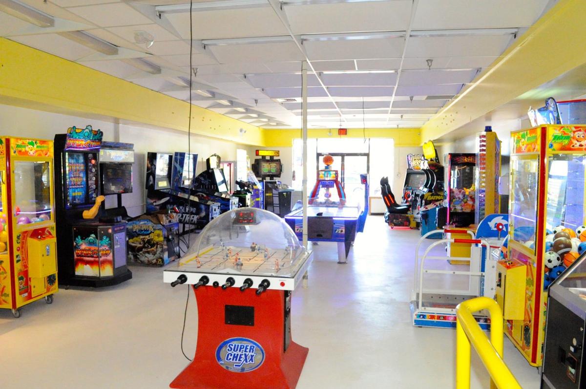 New businesses arrive at Meadowbrook Mall ahead of holiday shopping