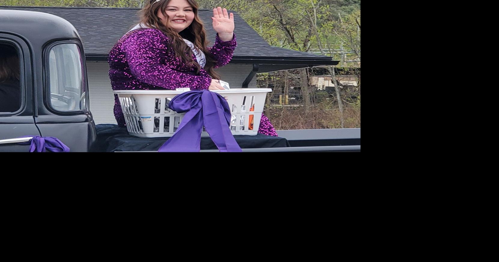 Cheuvront throws out sweet treats | | wvnews.com