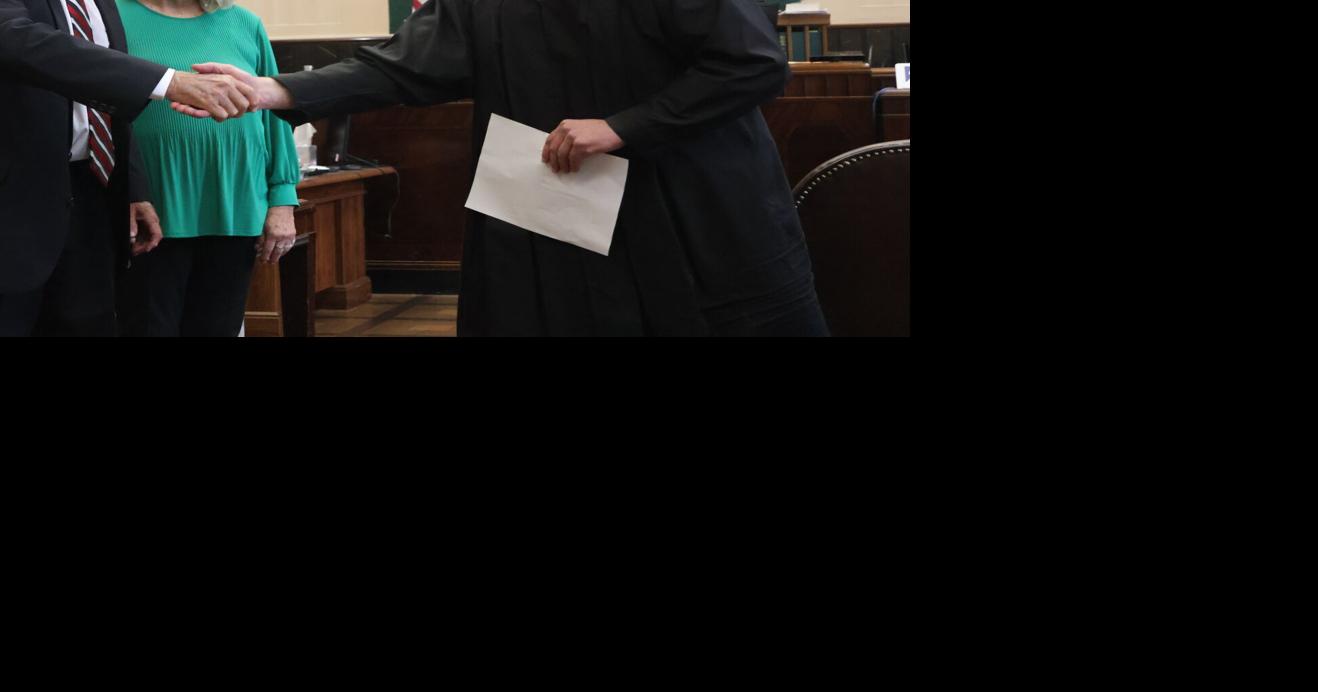 Doug Cornelius sworn in as interim circuit clerk until Jan. 1 ...