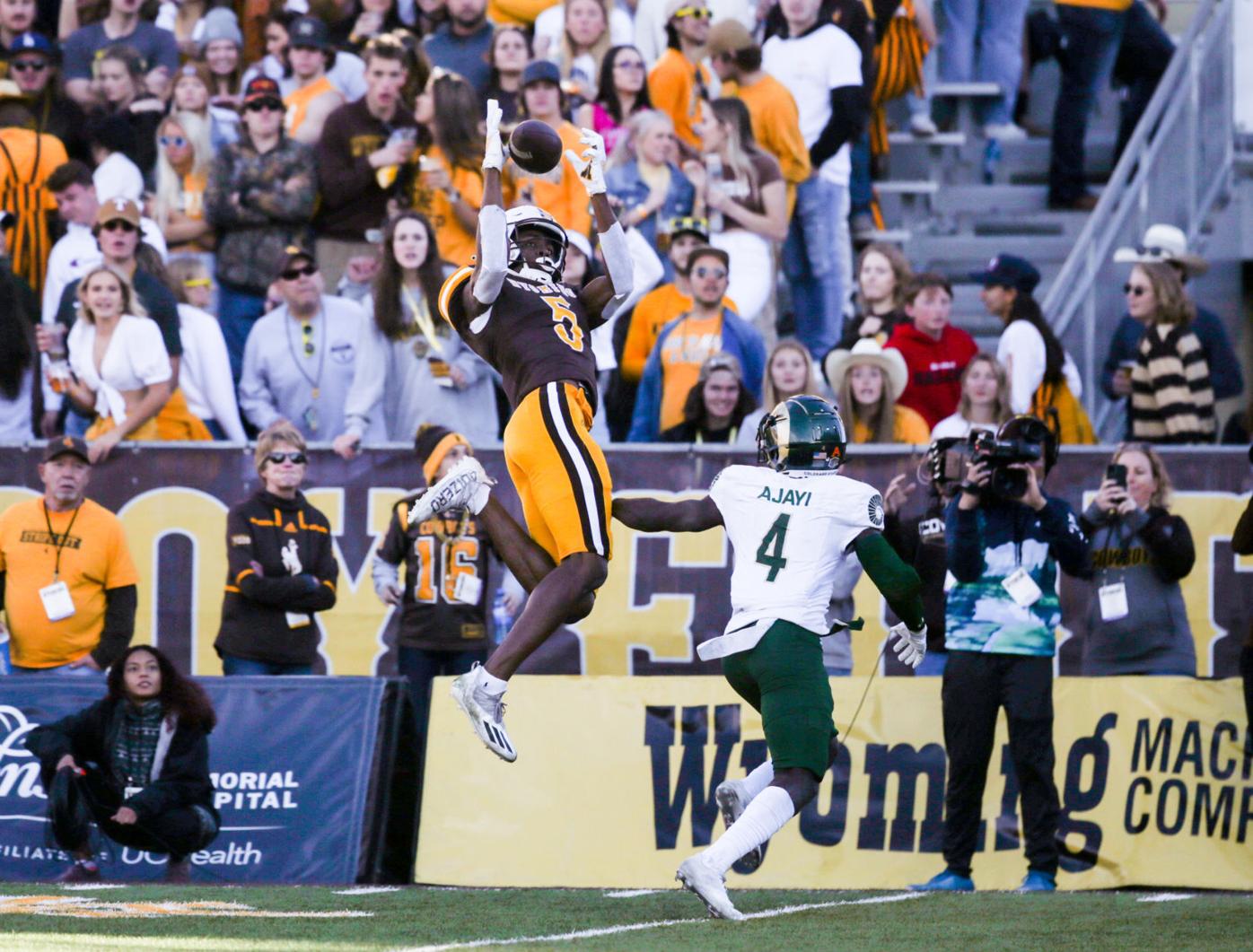 20211107-spts-uwfootball-rg-16.JPG