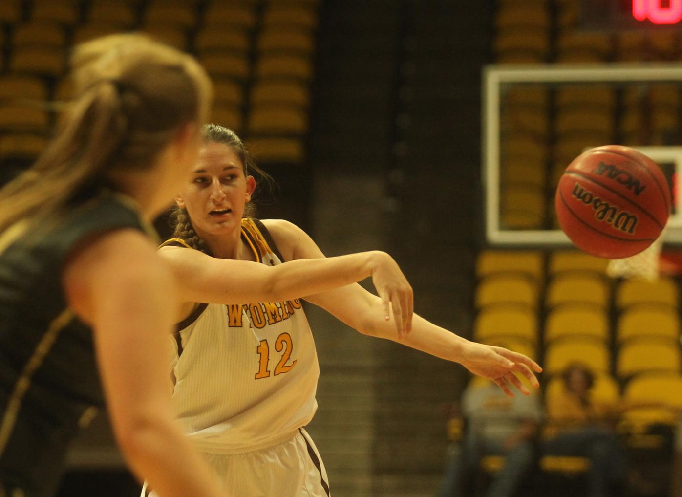 20181114_Cowgirls vs UCCS_jb_18_Marta Gomez.JPG