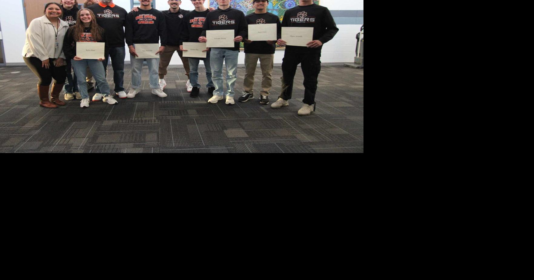Can’t hold them down: RSHS wrestlers celebrate victorious season ...