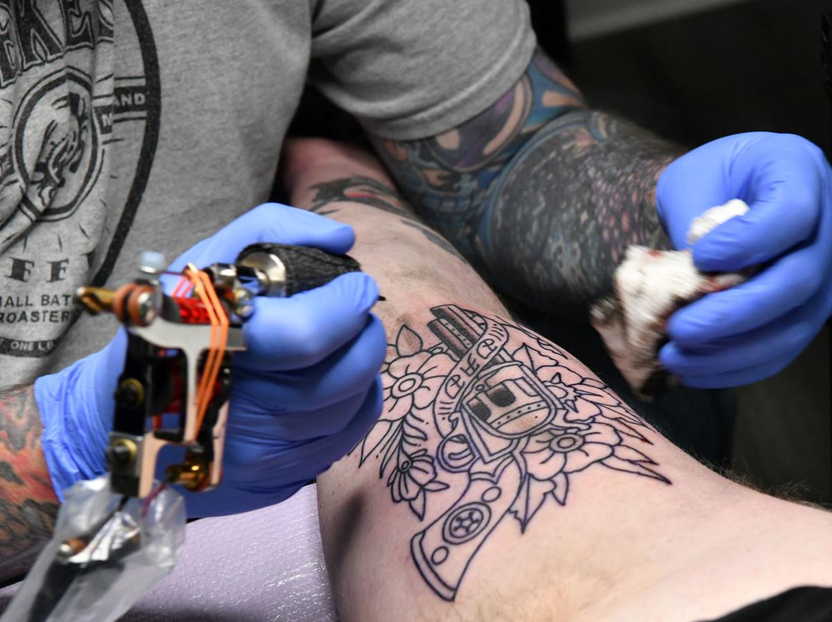 Lots Of Skin In The Game Artists Craft Tattoos As Memorials And Keepsakes Journey Wyomingnews Com