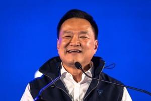 Thailand's pilot PM on course to keep top job