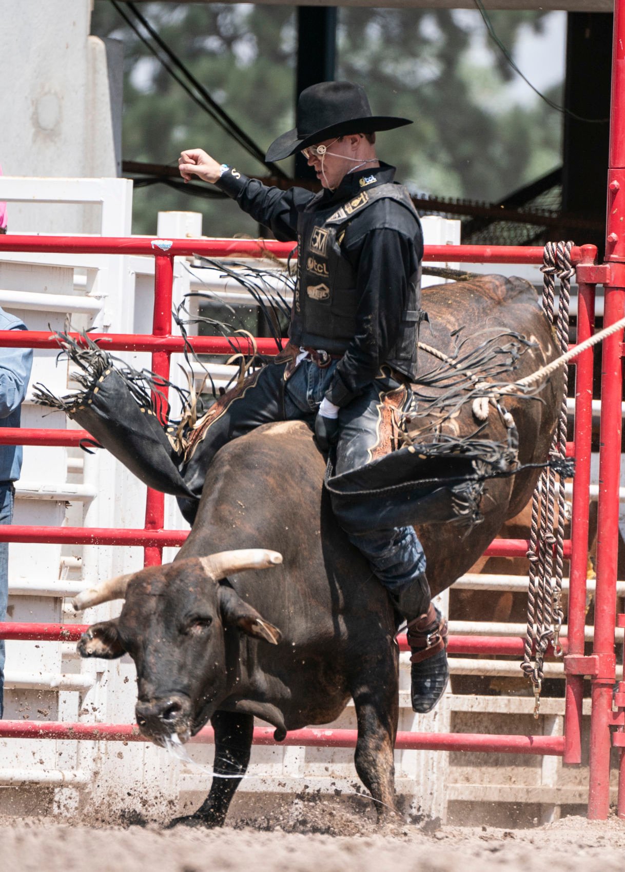 Waylon Bourgeois lights up bareback in first CFD Rodeo