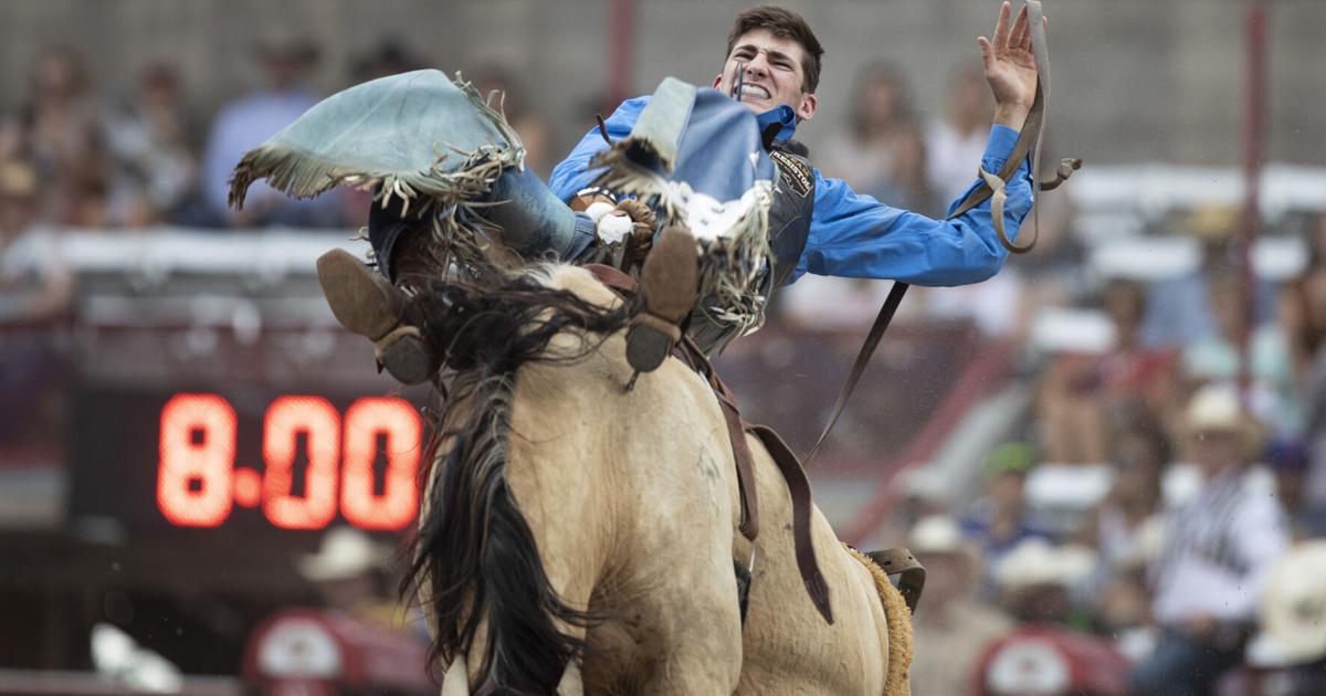 Ty Pope goes to school on bareback | Rodeo | wyomingnews.com