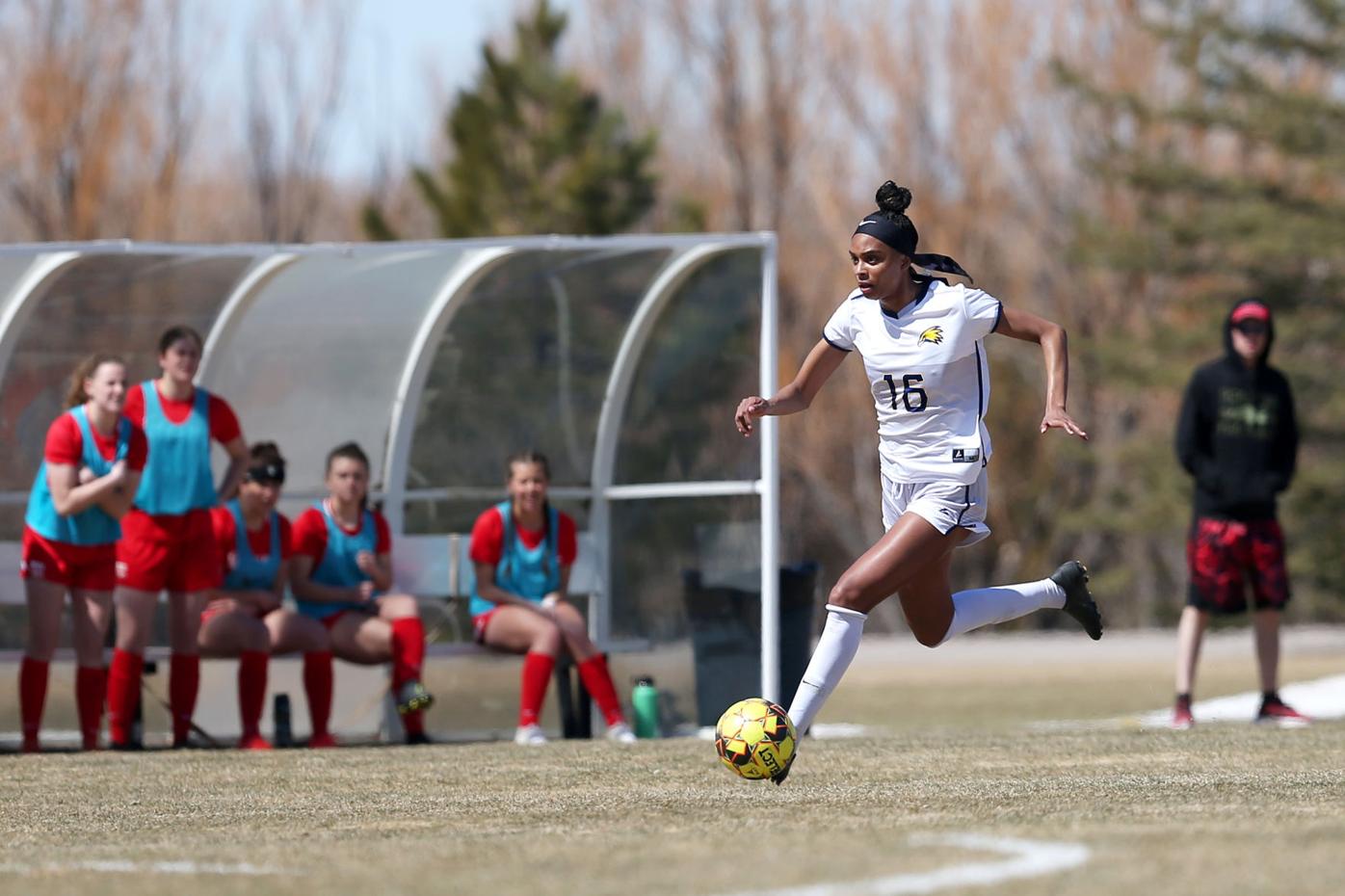 20210402-spts-LCCCwomen-mc-14.JPG